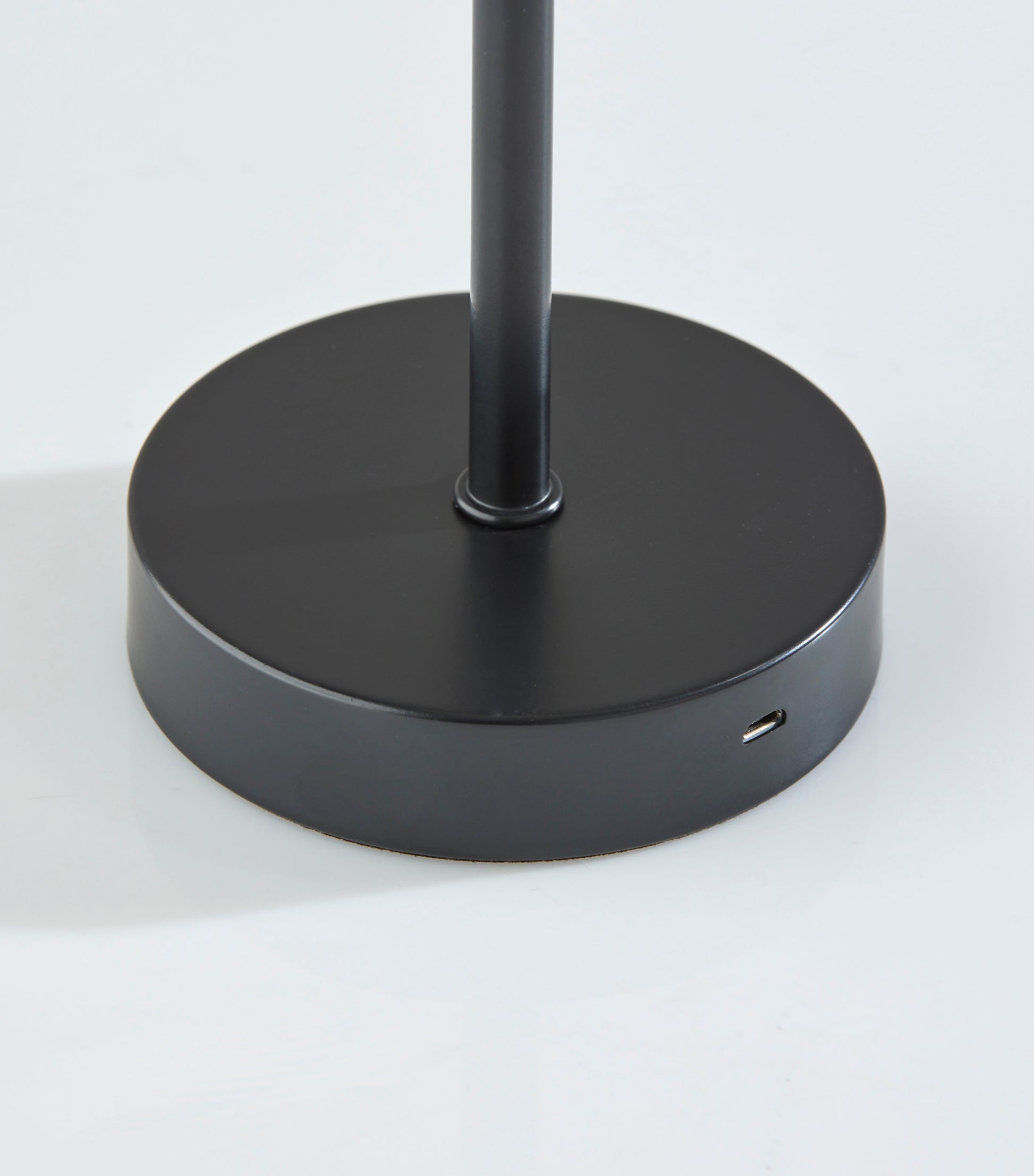 Jasmine Benji Cordless LED Table Lamp