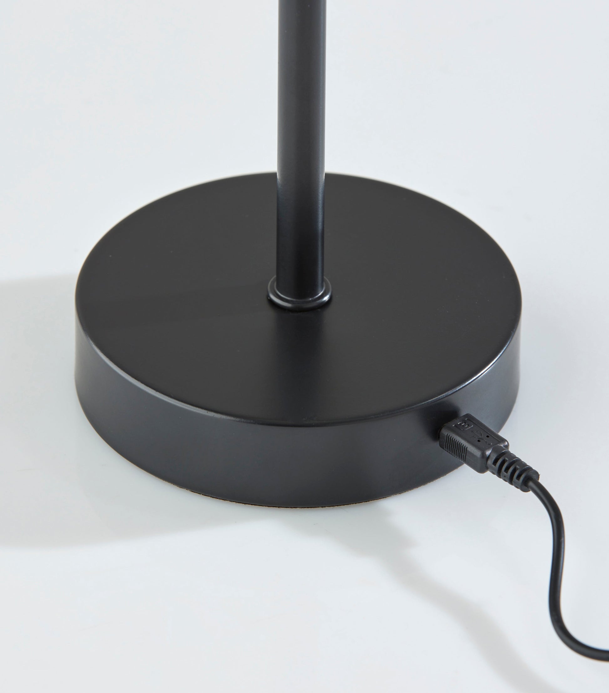 Jasmine Benji Cordless LED Table Lamp