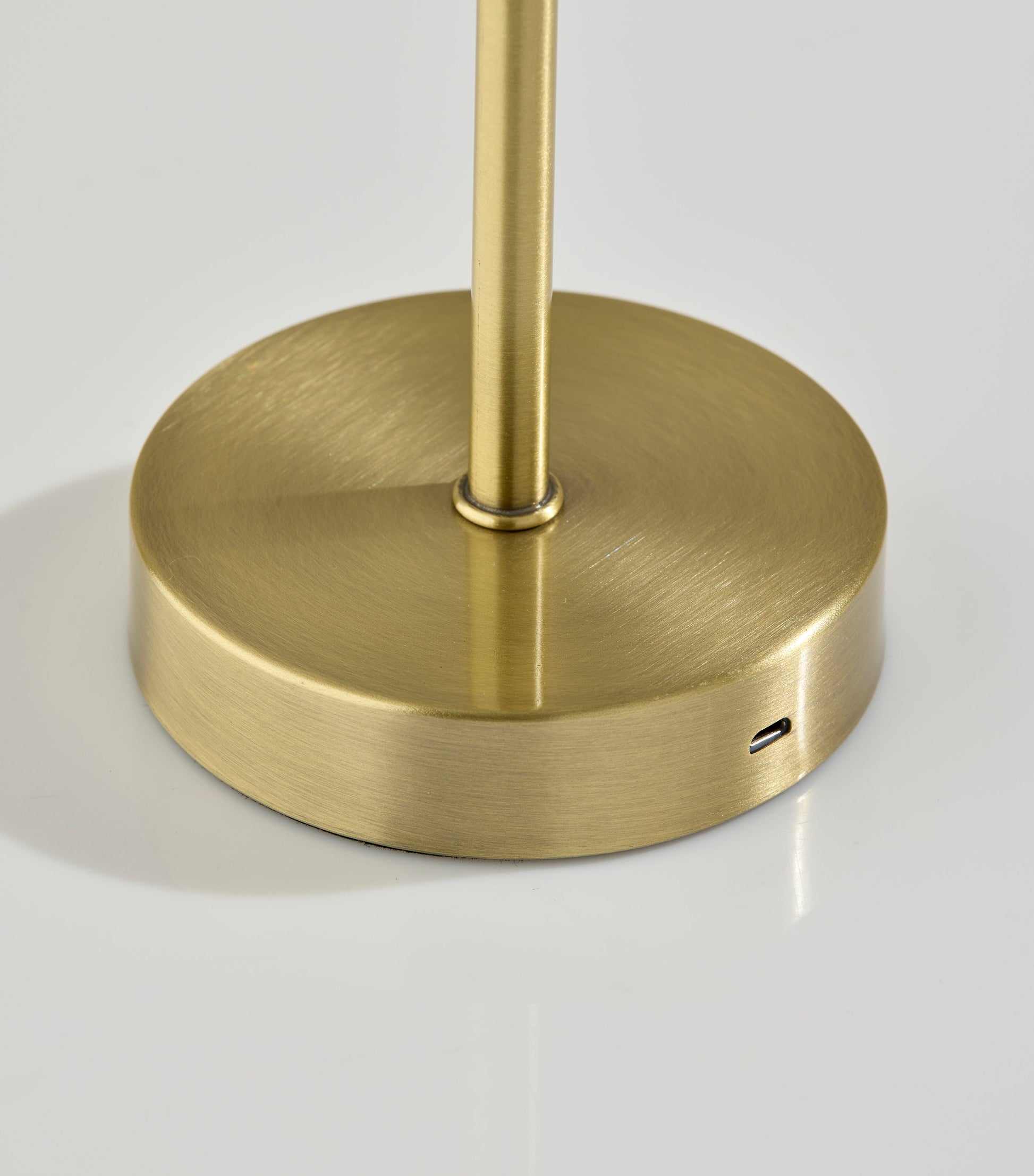 Jasmine Benji Cordless LED Table Lamp