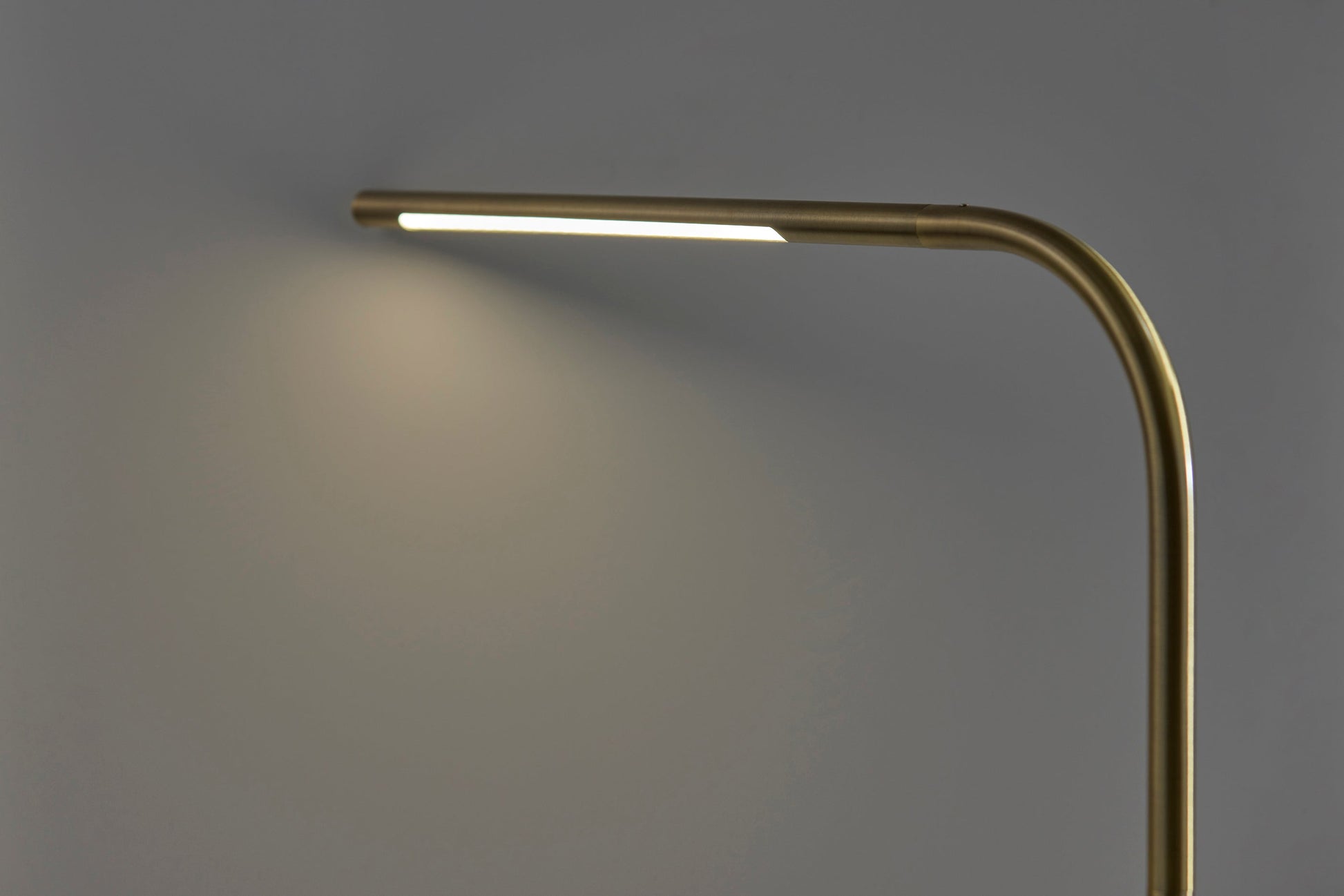 Keith Cullen LED Desk Lamp w. Smart Switch